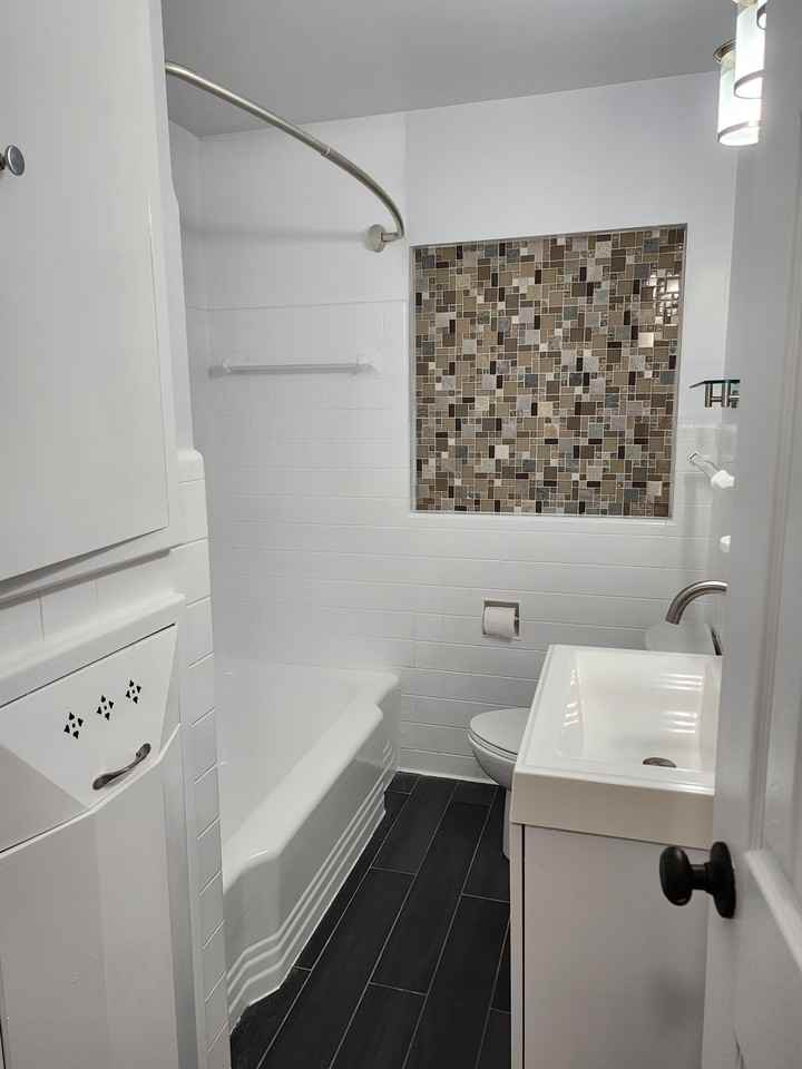 8 Poinsettia Dr #1 - Photo 2 of 11
