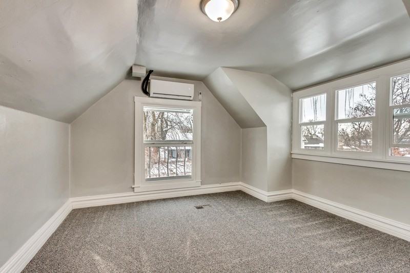 3162 Adams Ave - Photo 4 of 25