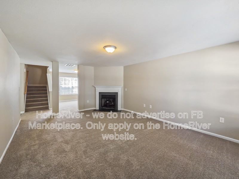 1740 Harland St - Photo 4 of 21