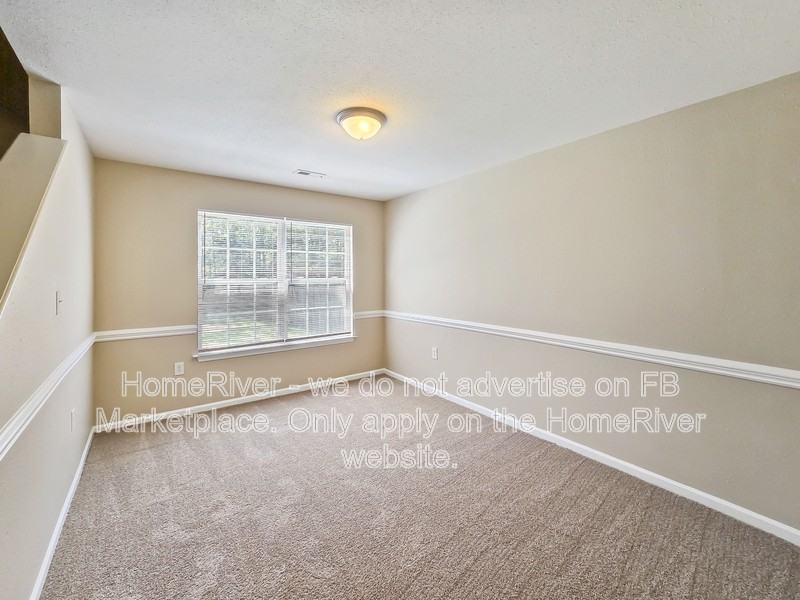 1740 Harland St - Photo 6 of 21