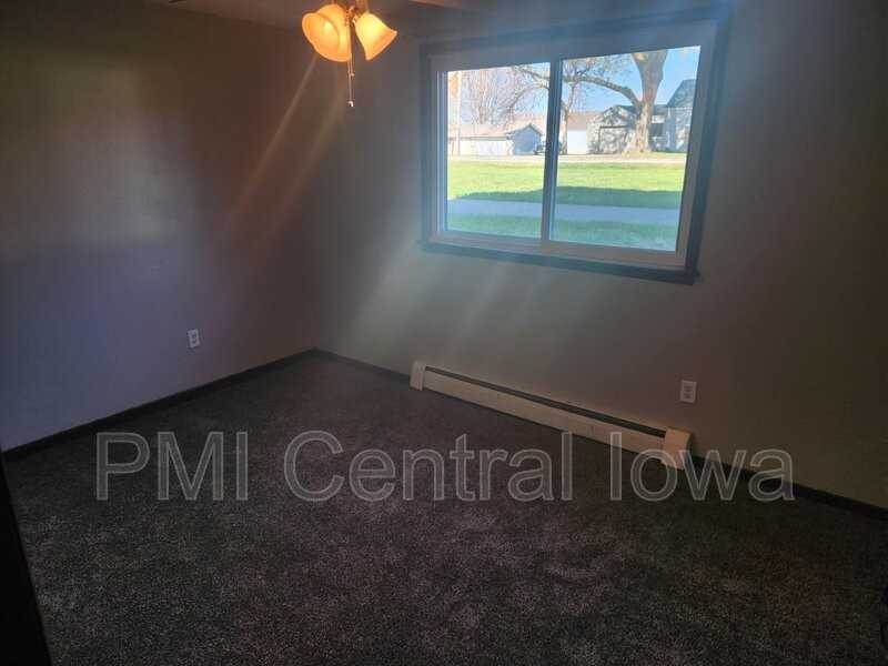 450 Laurel St #2 - Photo 7 of 50