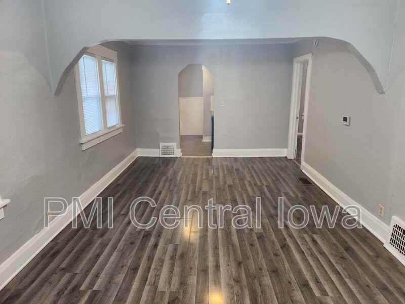 1806 Jefferson Ave - Photo 2 of 13