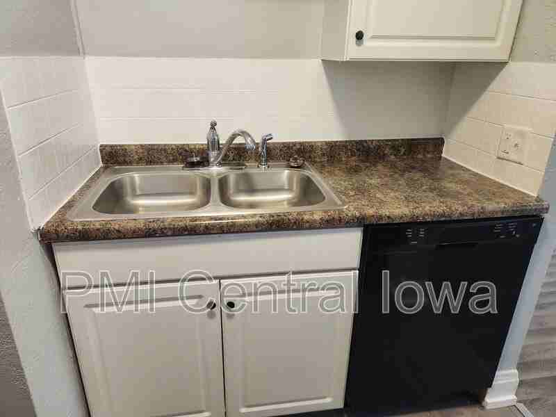 1806 Jefferson Ave - Photo 6 of 13