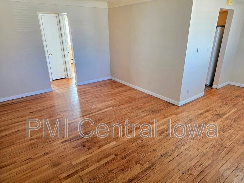 2820 Kingman Blvd #2 - Photo 3 of 38