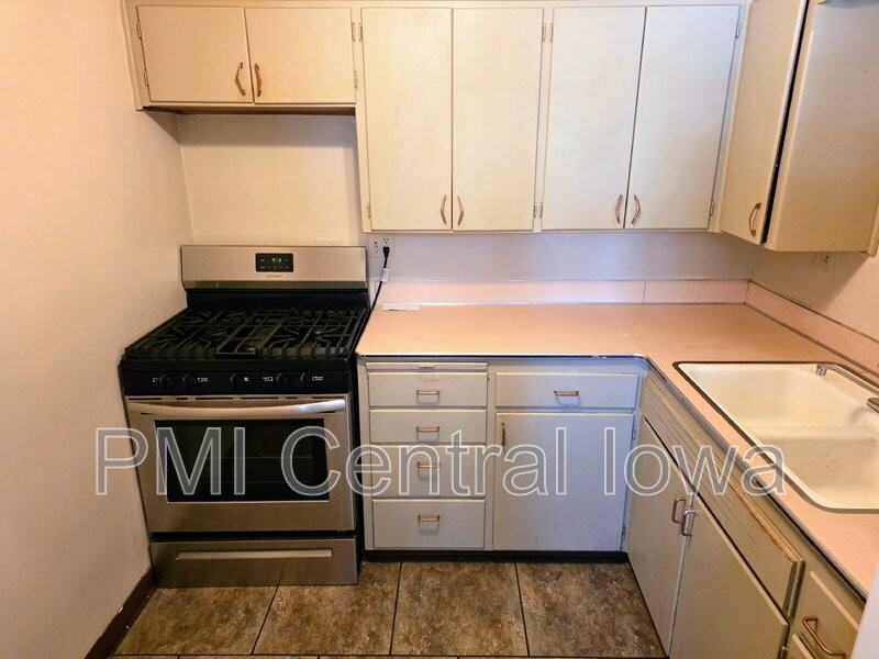 2820 Kingman Blvd #2 - Photo 5 of 38