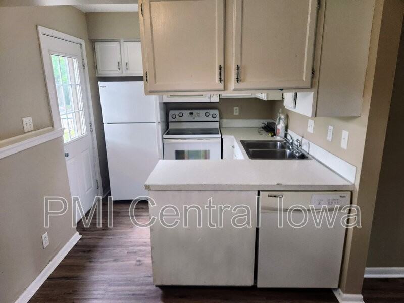 1010 Linden Dr - Photo 4 of 15