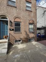 featured image of 733 Carpenter St #MAIN