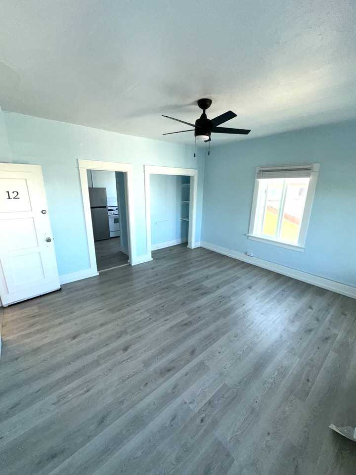 1938 S Grand Ave #12 - Photo 3 of 19