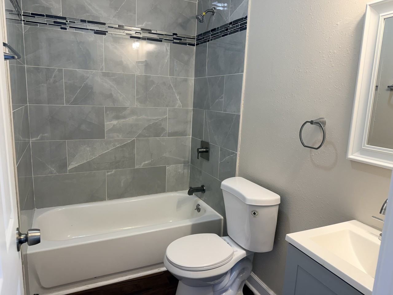 2110 Eads St #A - Photo 2 of 8