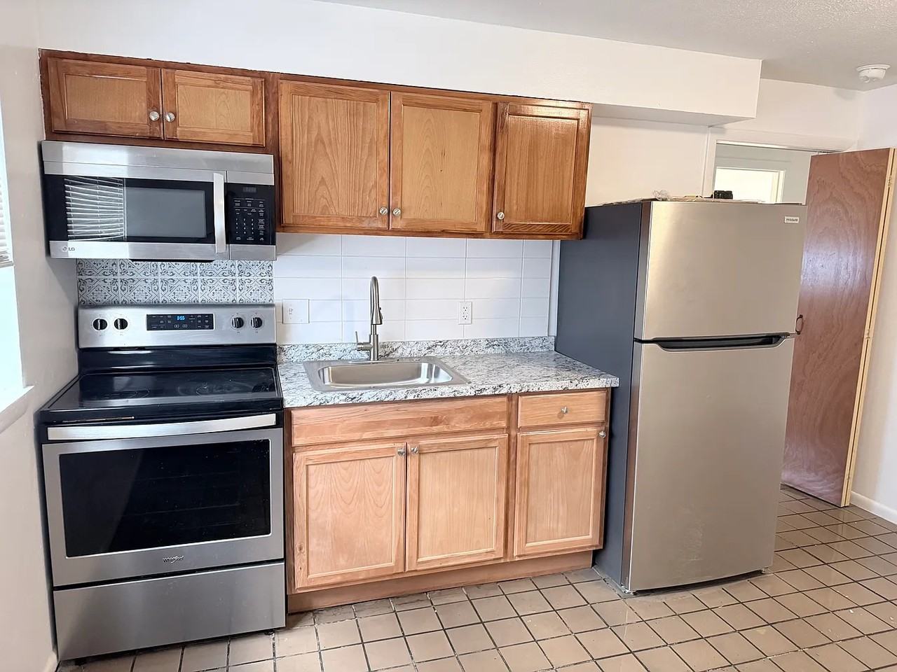 31 E Market St #G - Photo 2 of 8