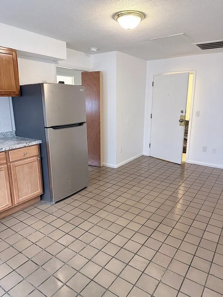 31 E Market St #G - Photo 4 of 8