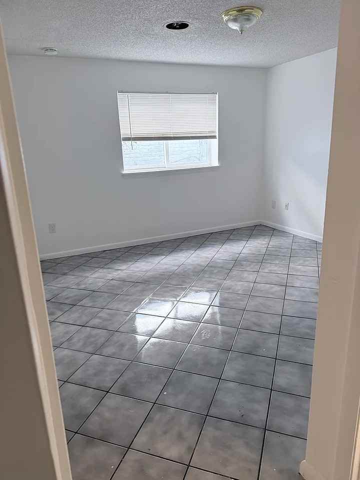 31 E Market St #G - Photo 6 of 8