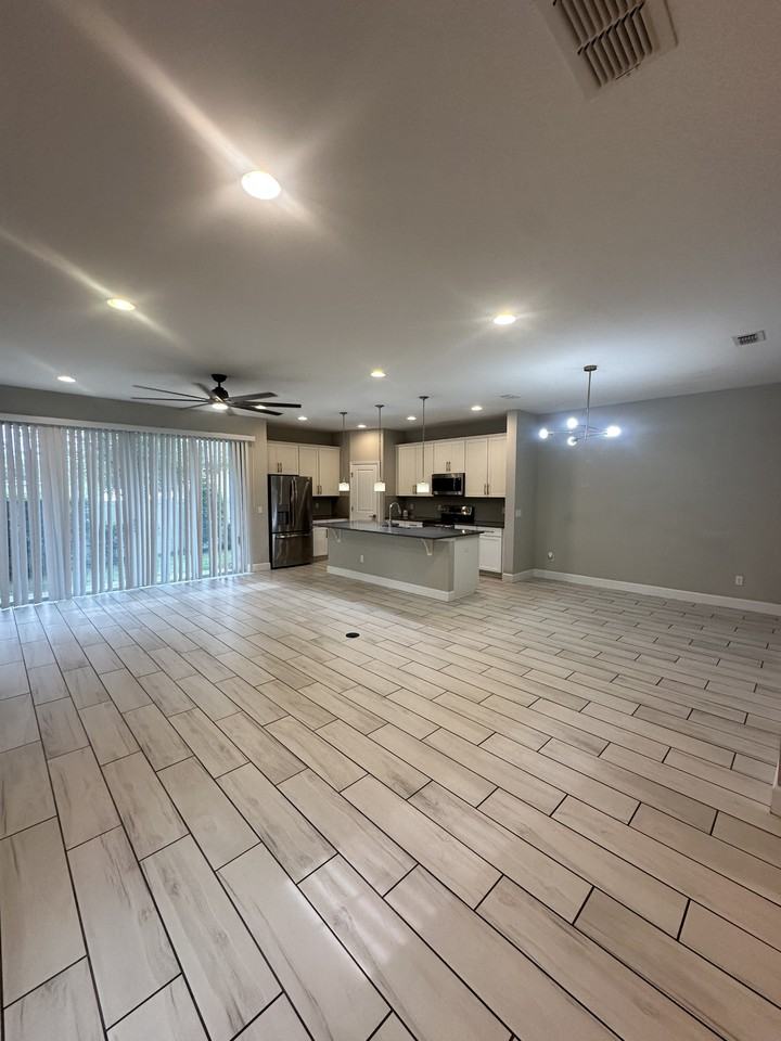 534 Lake Wildmere Cv - Photo 3 of 36
