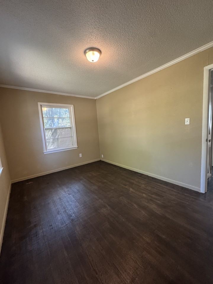 626 S Barlow St - Photo 4 of 17
