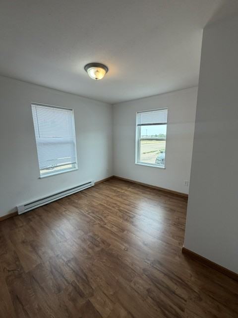 202 10th Ave Se #B - Photo 2 of 12
