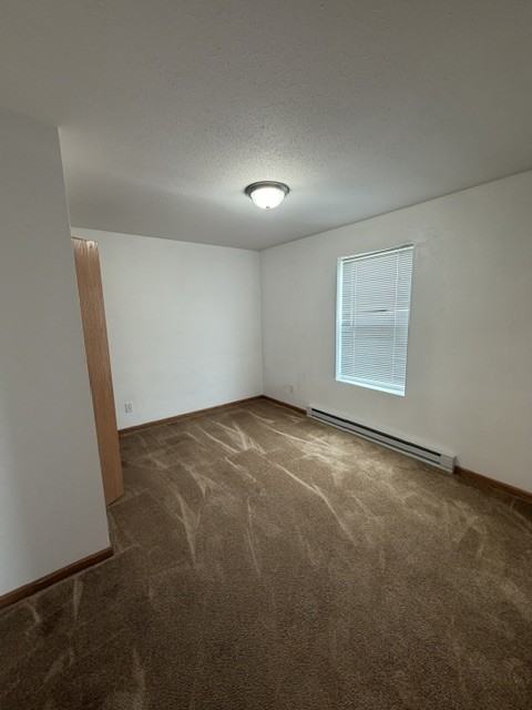 202 10th Ave Se #B - Photo 3 of 12