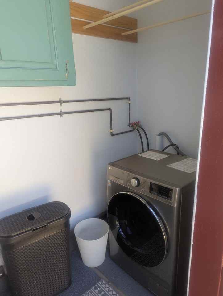 1549 Baxter St #4 - Photo 4 of 31