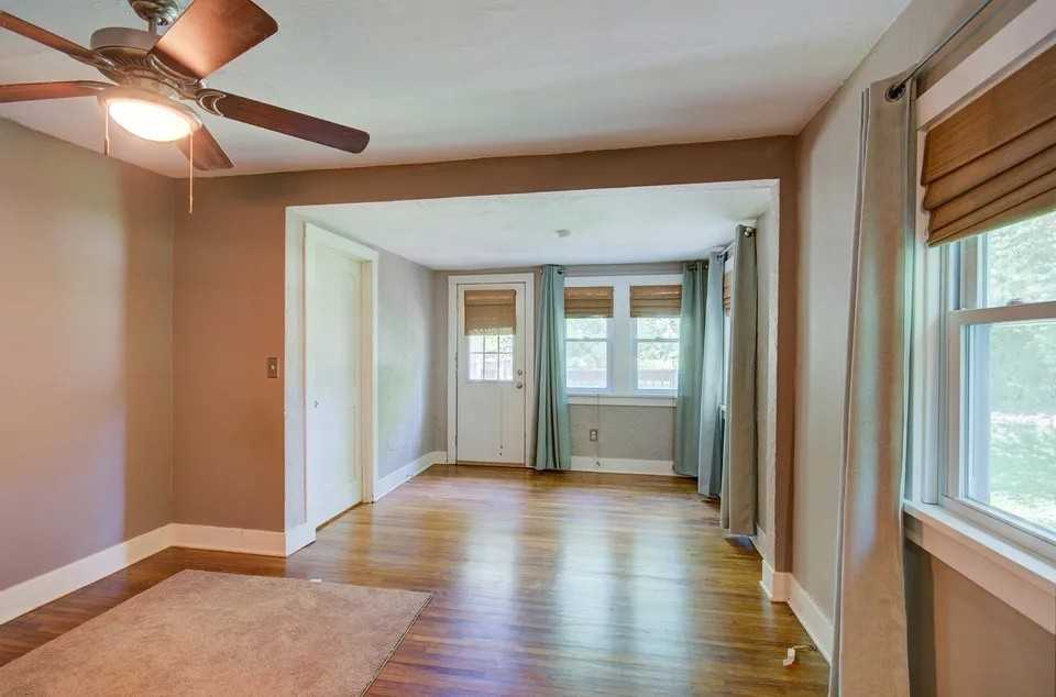 227 1/2 Sherman St - Photo 3 of 16