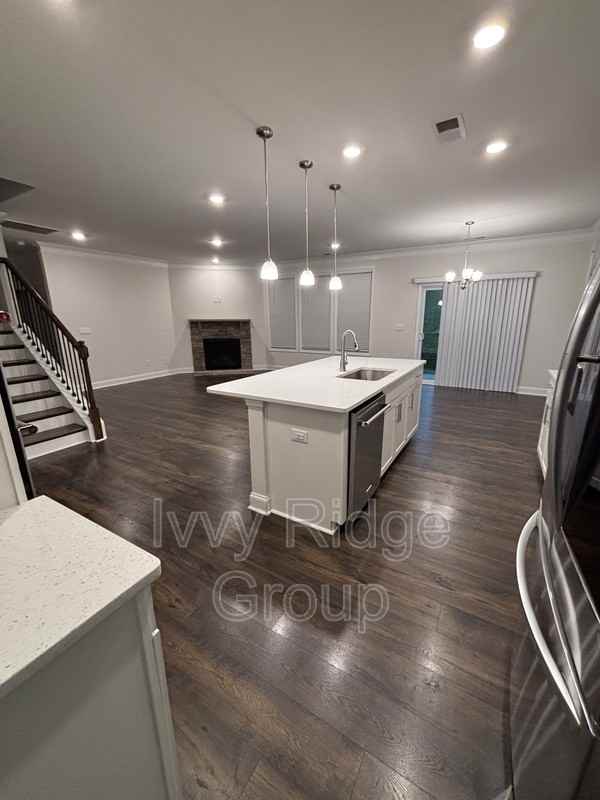 4867 Tacoma Dr - Photo 5 of 15