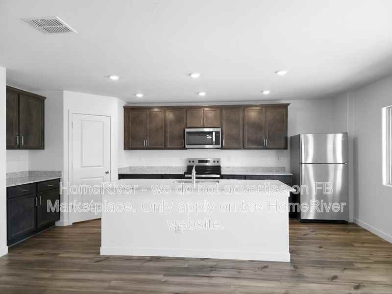 1091 W West Virginia Ave - Photo 5 of 26