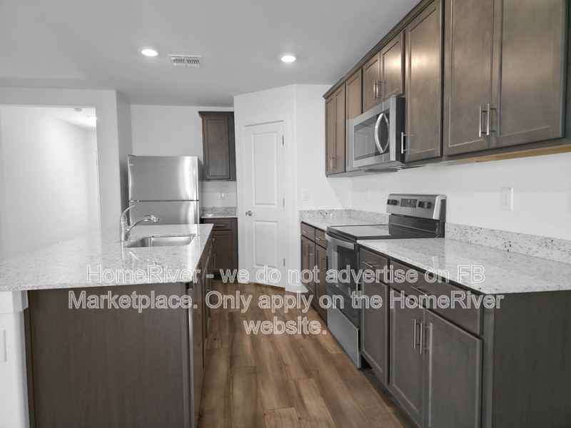 1050 W West Virginia Ave - Photo 6 of 27