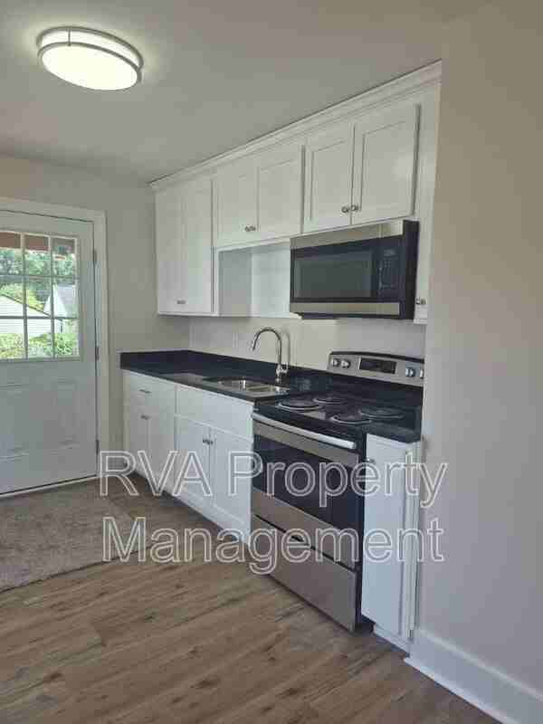 2906 Maple St - Photo 3 of 9