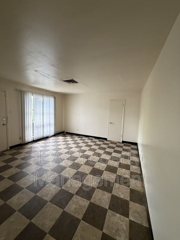 2121 Gold Ave Se #16 - Photo 3 of 15