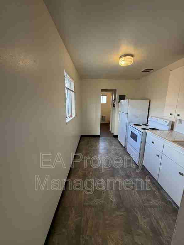 2121 Gold Ave Se #16 - Photo 4 of 15