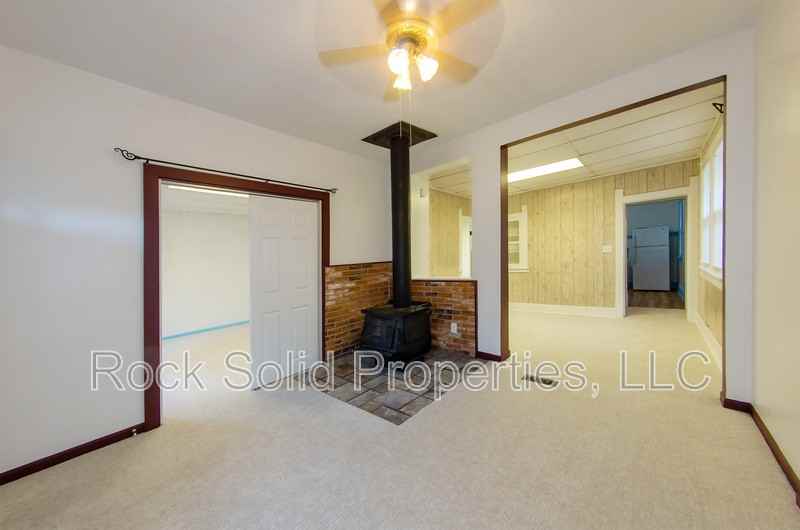1216 Talbot Ct - Photo 5 of 24