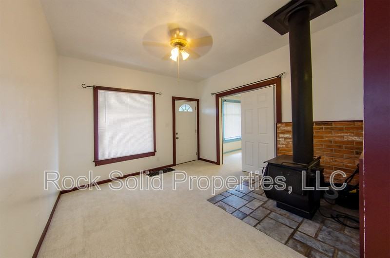 1216 Talbot Ct - Photo 6 of 24