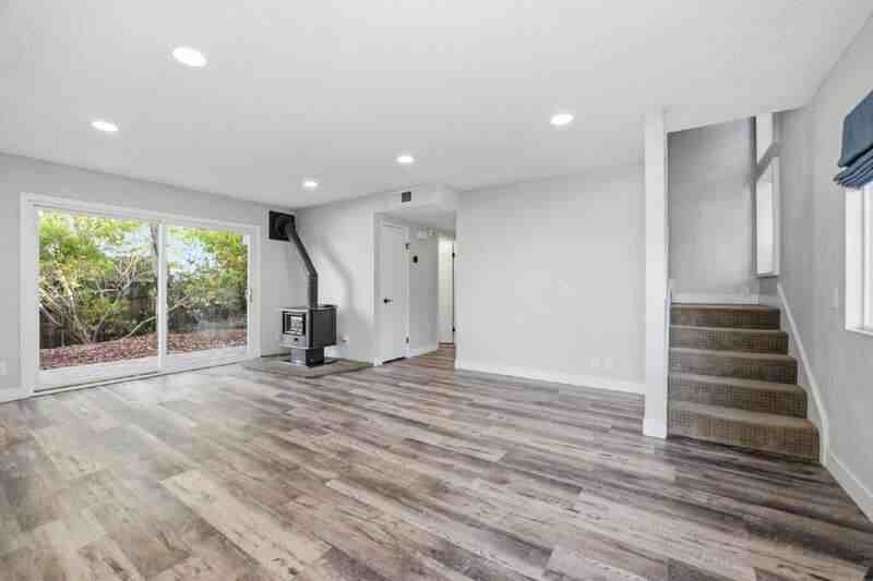 1912 Shirley Ln - Photo 3 of 34