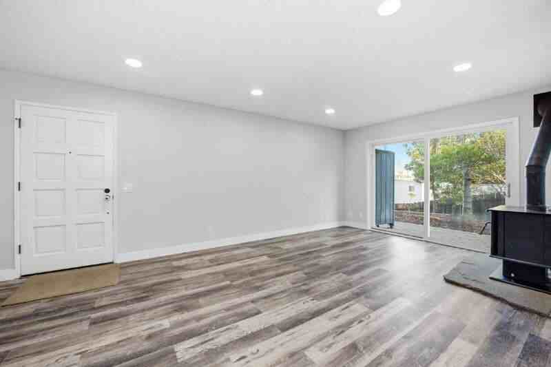 1912 Shirley Ln - Photo 4 of 34