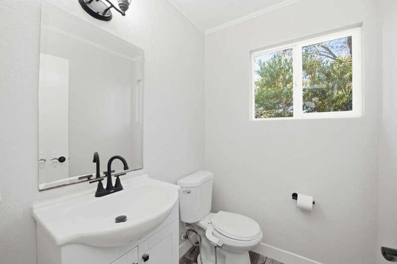 1912 Shirley Ln - Photo 6 of 34