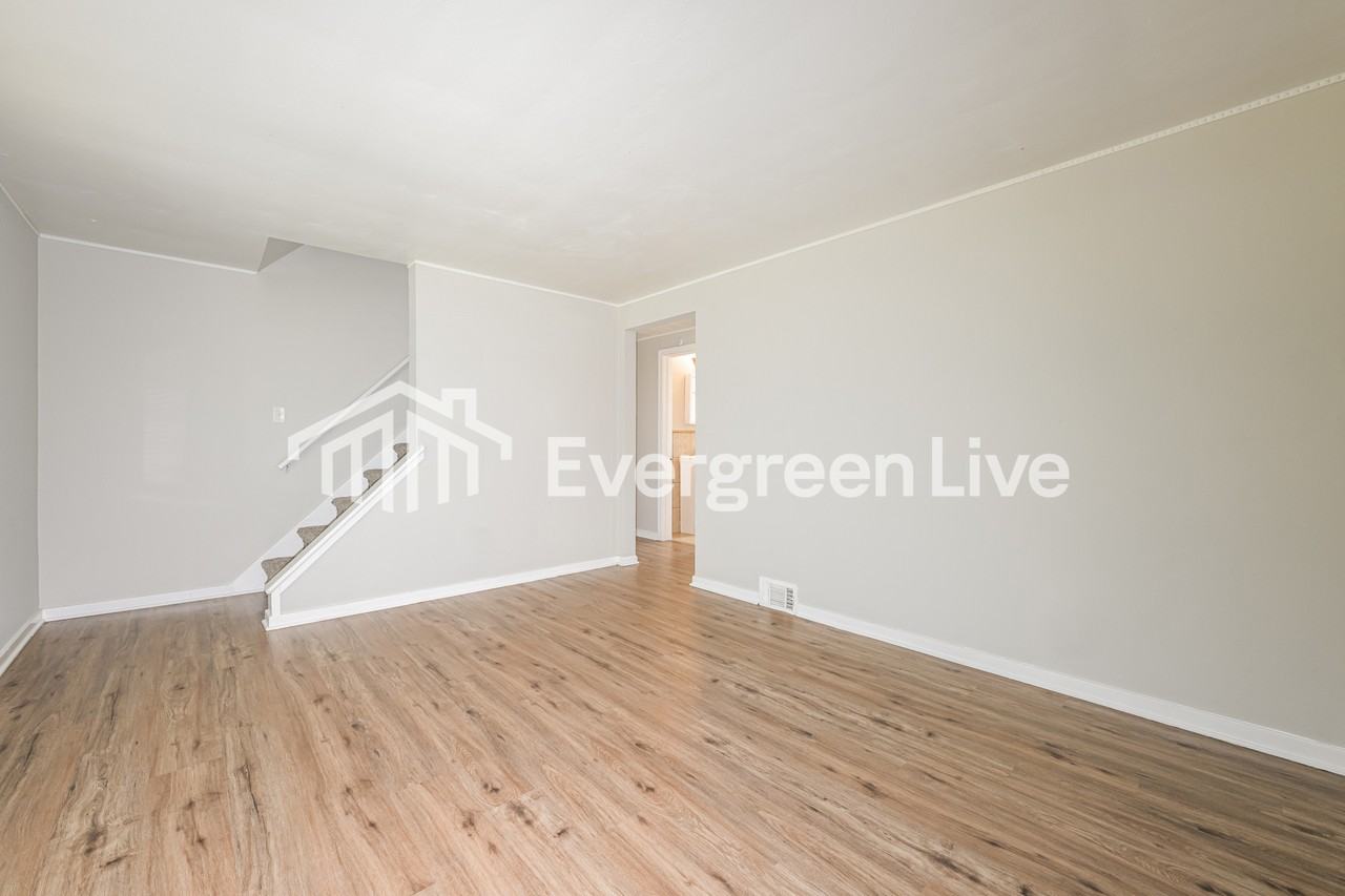 220 N Meadow Ave - Photo 2 of 15