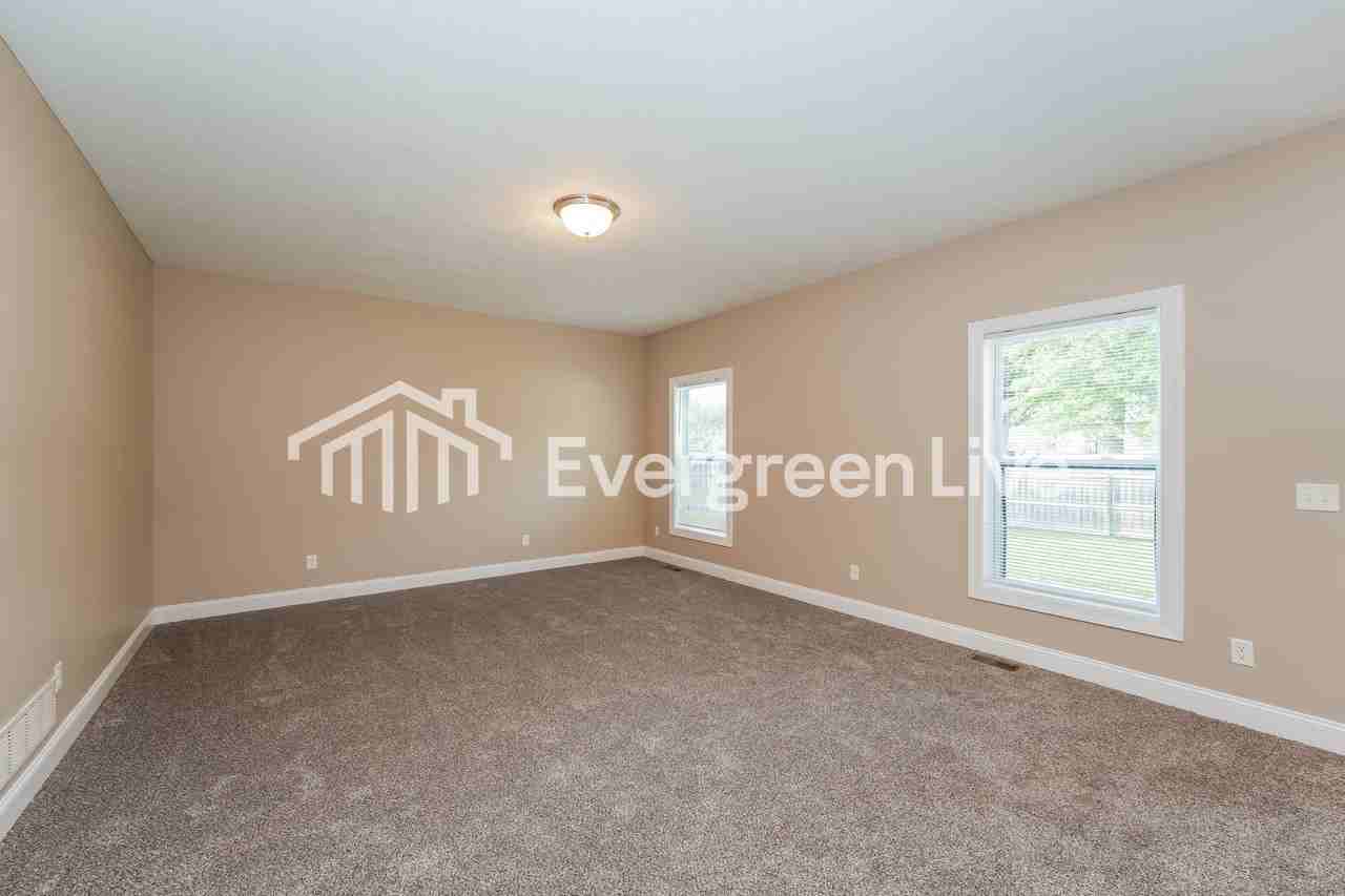5459 Winding Creek Dr - Photo 2 of 15