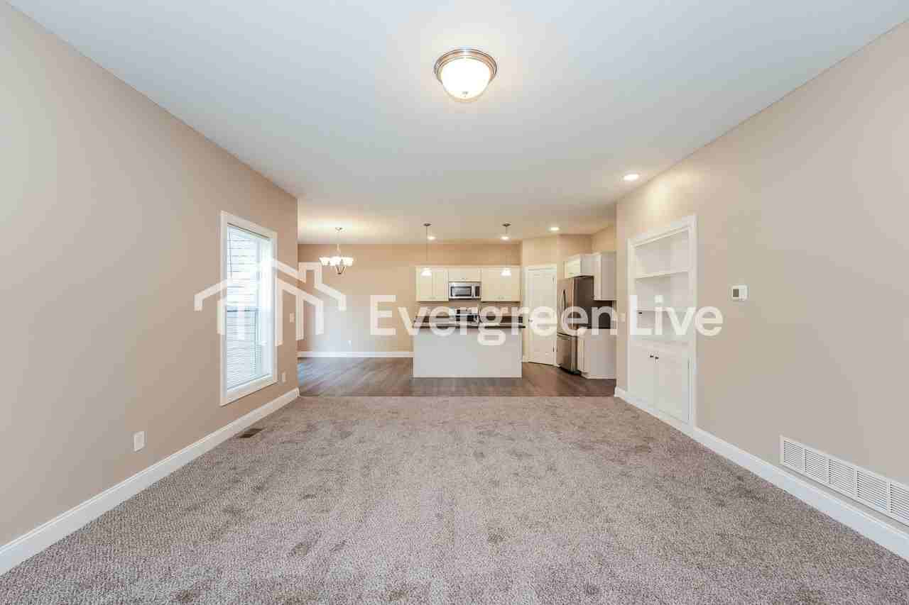 5459 Winding Creek Dr - Photo 3 of 15