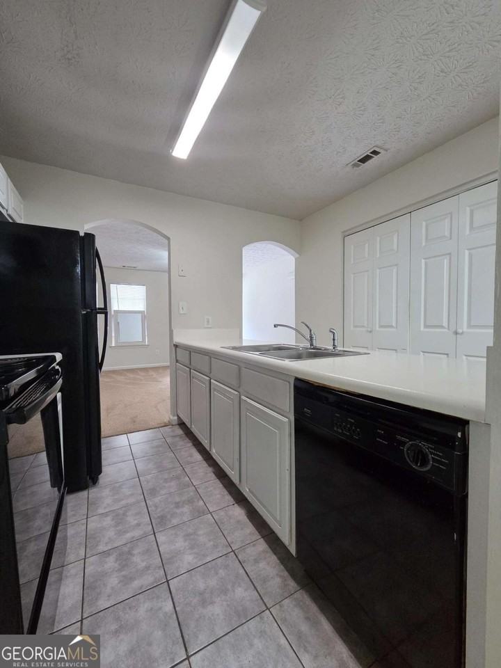 975 Windwood Ct - Photo 5 of 13