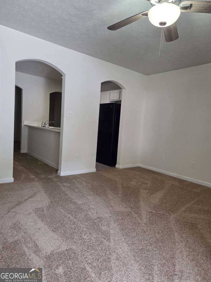 975 Windwood Ct - Photo 6 of 13