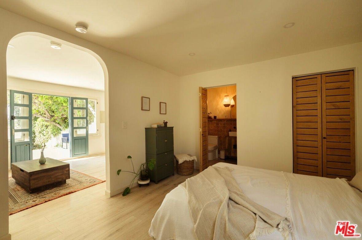 4197 York Blvd - Photo 4 of 9
