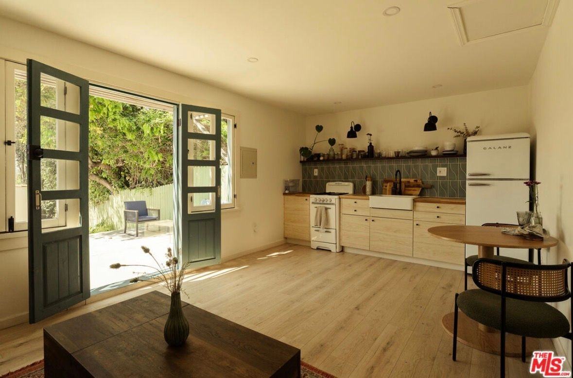 4197 York Blvd - Photo 5 of 9