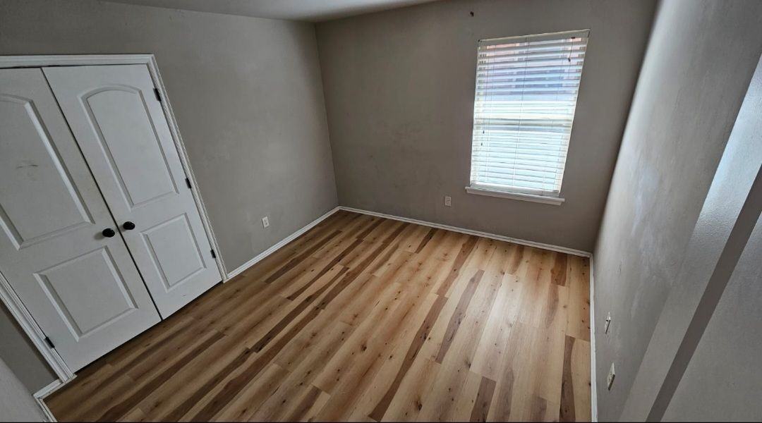 12812 Heritage Oaks Dr - Photo 2 of 4