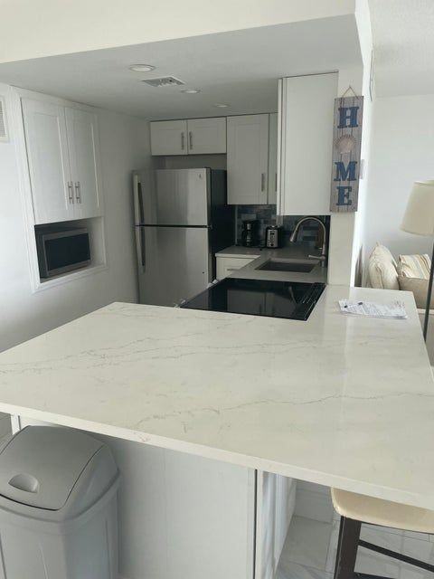 1731 Se 15th St ##505 - Photo 5 of 11