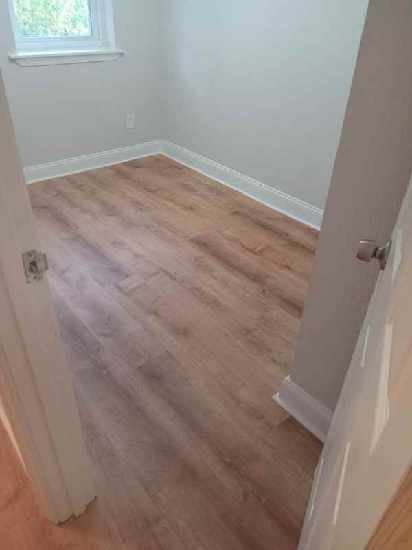 469 E Mechanic St - Photo 3 of 12