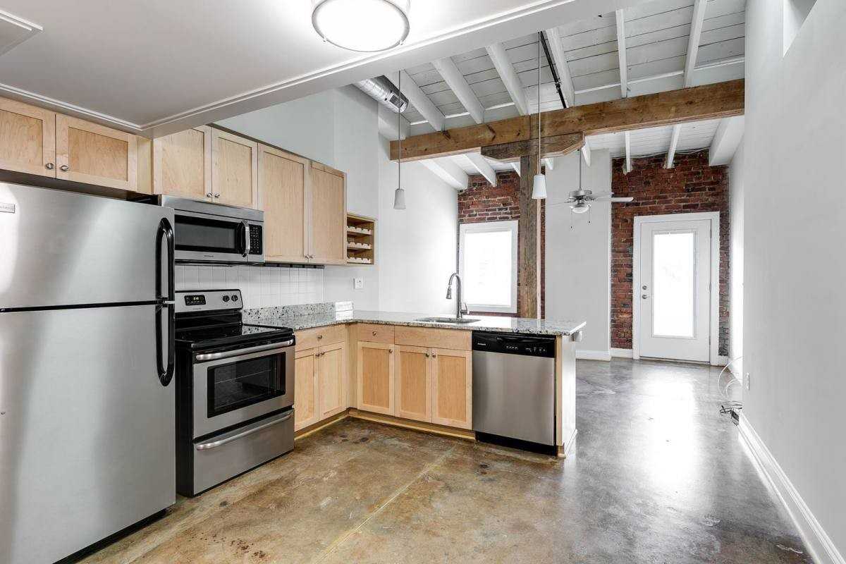 1710 E Franklin St #4 - Photo 5 of 10