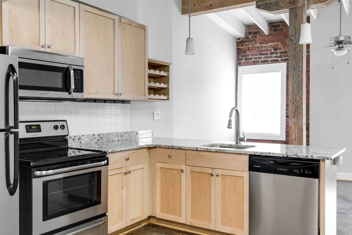 1710 E Franklin St #4 - Photo 6 of 10