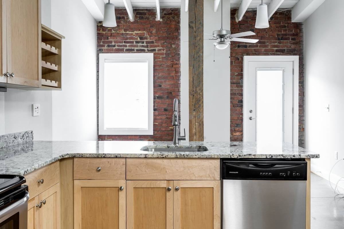 1710 E Franklin St #4 - Photo 7 of 10