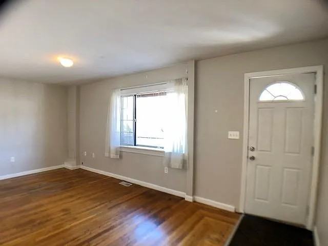 30 Harvey St - Photo 3 of 6