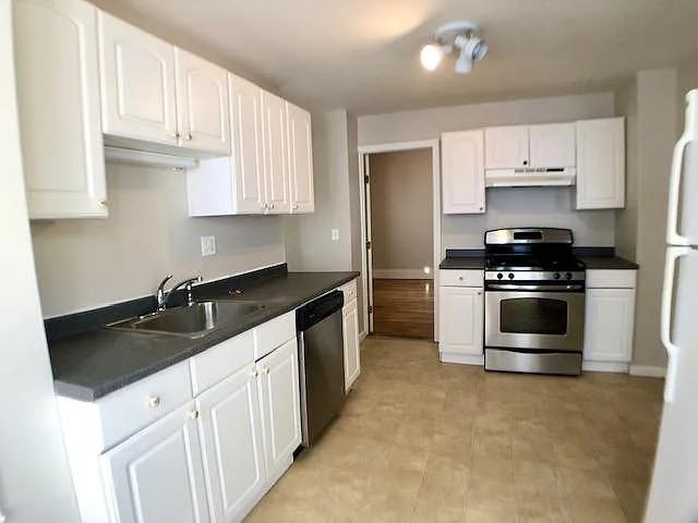 30 Harvey St - Photo 4 of 6