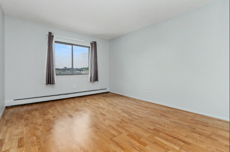 10 Williams St #37 - Photo 6 of 9