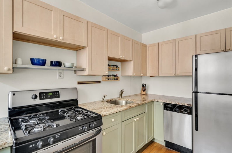 393 Broadway #10 - Photo 7 of 8